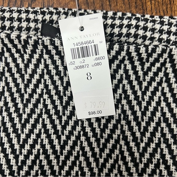 NWT Ann Taylor Houndstooth Skirt Flare Hem Sz 8 Black White Neutral Office Chic - Picture 7 of 12